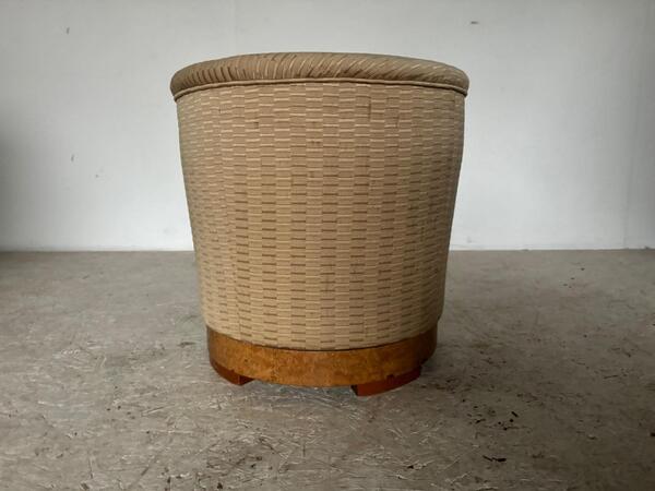 important pouf Art Deco en loupe et bois clair . france vers 1930 