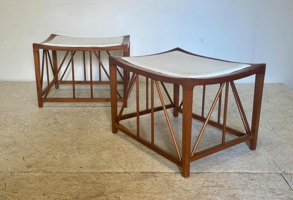 Josef Frank ( 1885 - 1967 ) paire de tabourets 1063 edite par Svenskt Tenn circa 1950